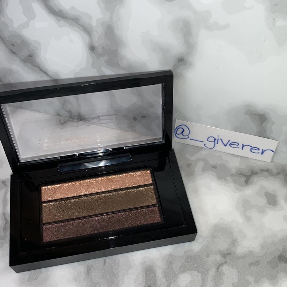 Collective Chic Veluxe Pearlfushion Shadow Trio Palette